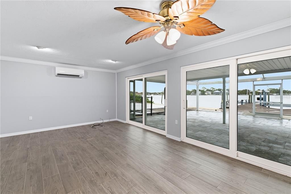 For Sale: $899,000 (3 beds, 2 baths, 1887 Square Feet)
