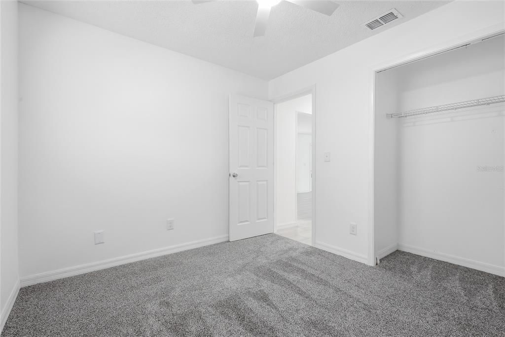 Activo con contrato: $240,000 (2 camas, 1 baños, 813 Pies cuadrados)