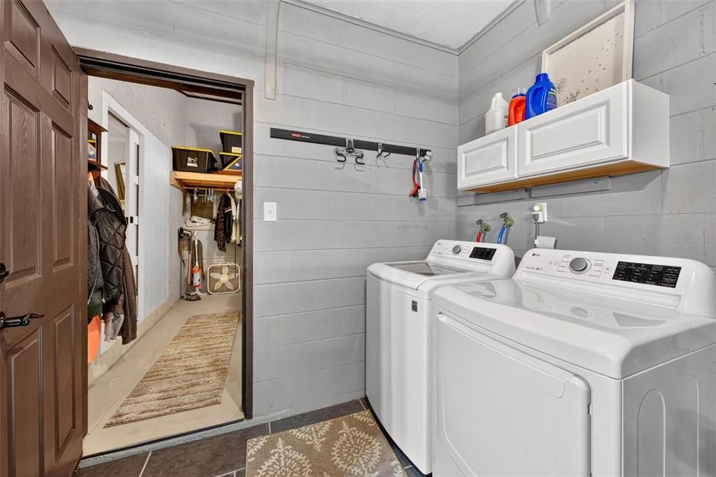 For Sale: $485,000 (3 beds, 2 baths, 1290 Square Feet)