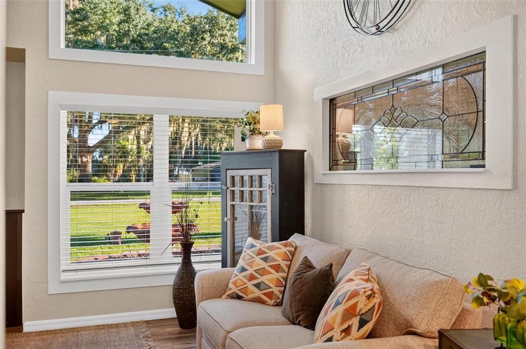 For Sale: $485,000 (3 beds, 2 baths, 1290 Square Feet)