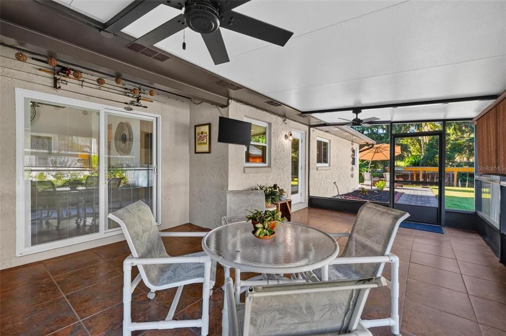 For Sale: $485,000 (3 beds, 2 baths, 1290 Square Feet)