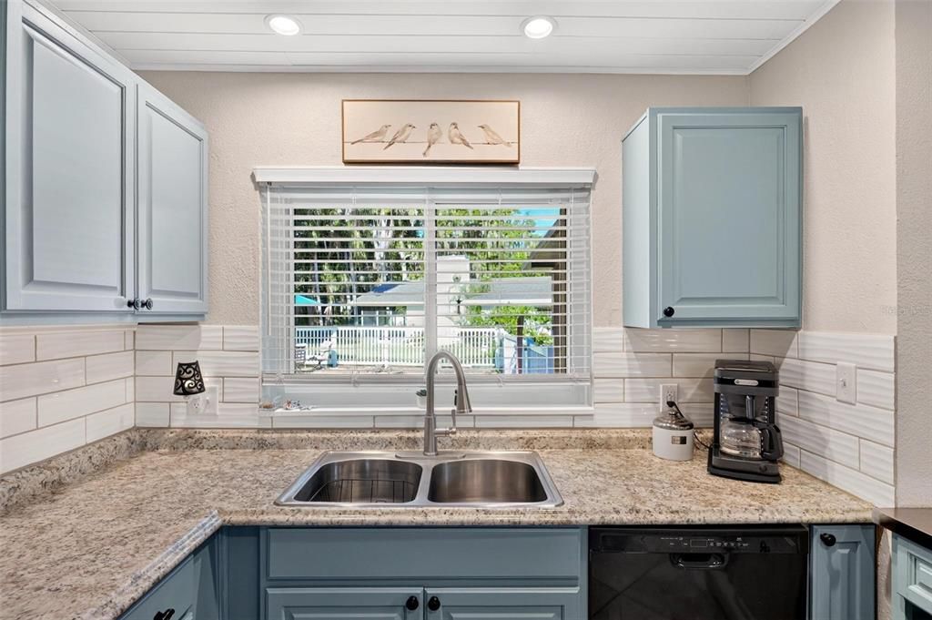 For Sale: $485,000 (3 beds, 2 baths, 1290 Square Feet)