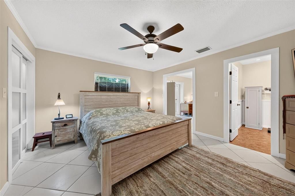 For Sale: $485,000 (3 beds, 2 baths, 1290 Square Feet)