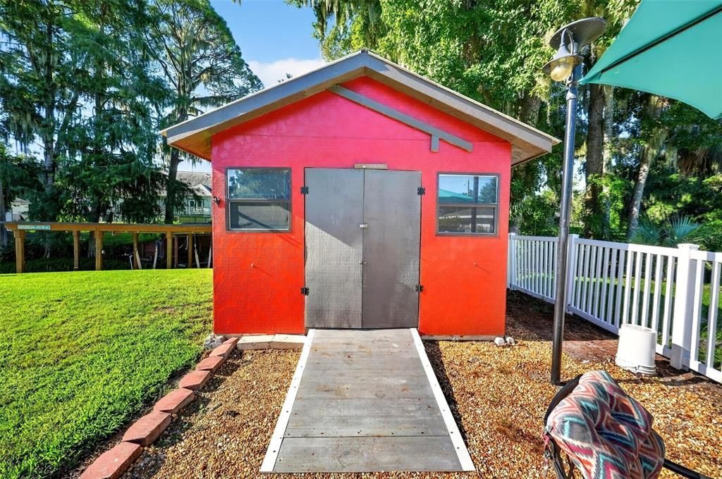 For Sale: $485,000 (3 beds, 2 baths, 1290 Square Feet)