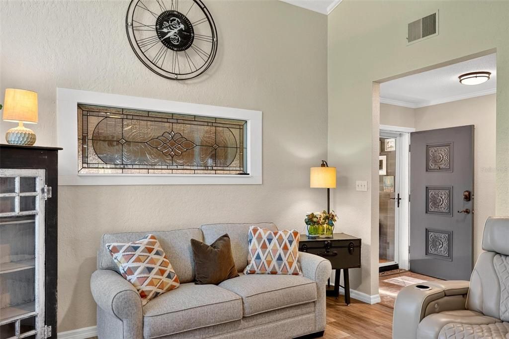 For Sale: $485,000 (3 beds, 2 baths, 1290 Square Feet)