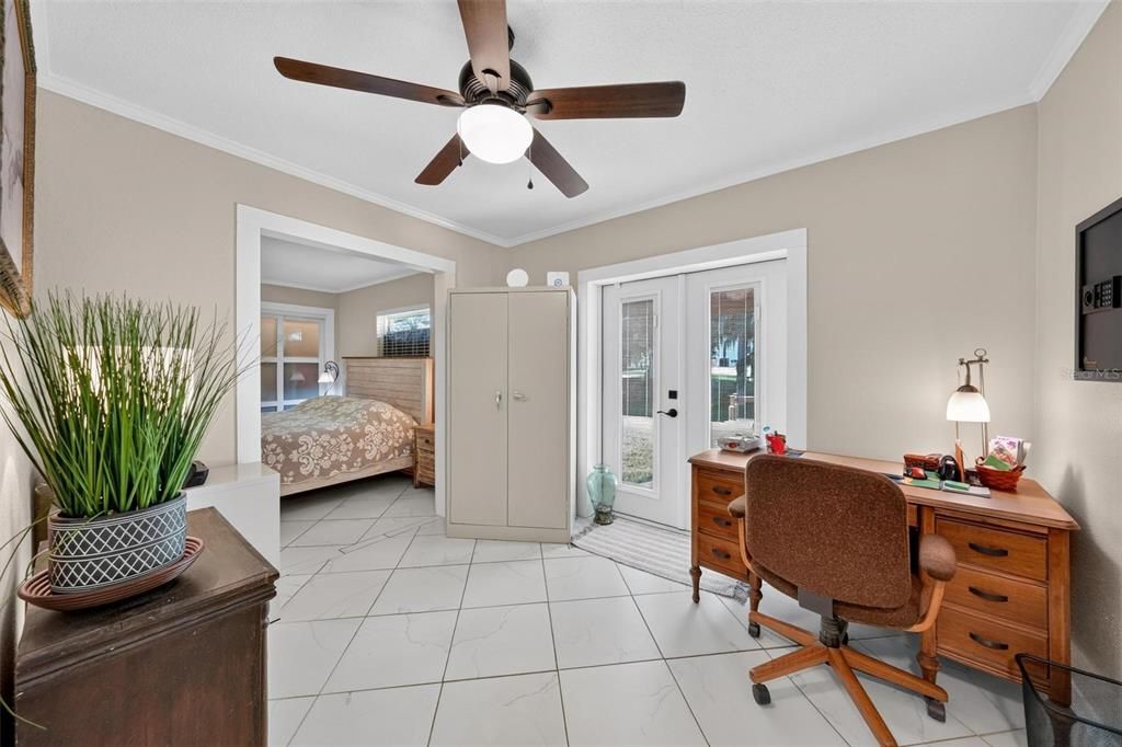 For Sale: $485,000 (3 beds, 2 baths, 1290 Square Feet)