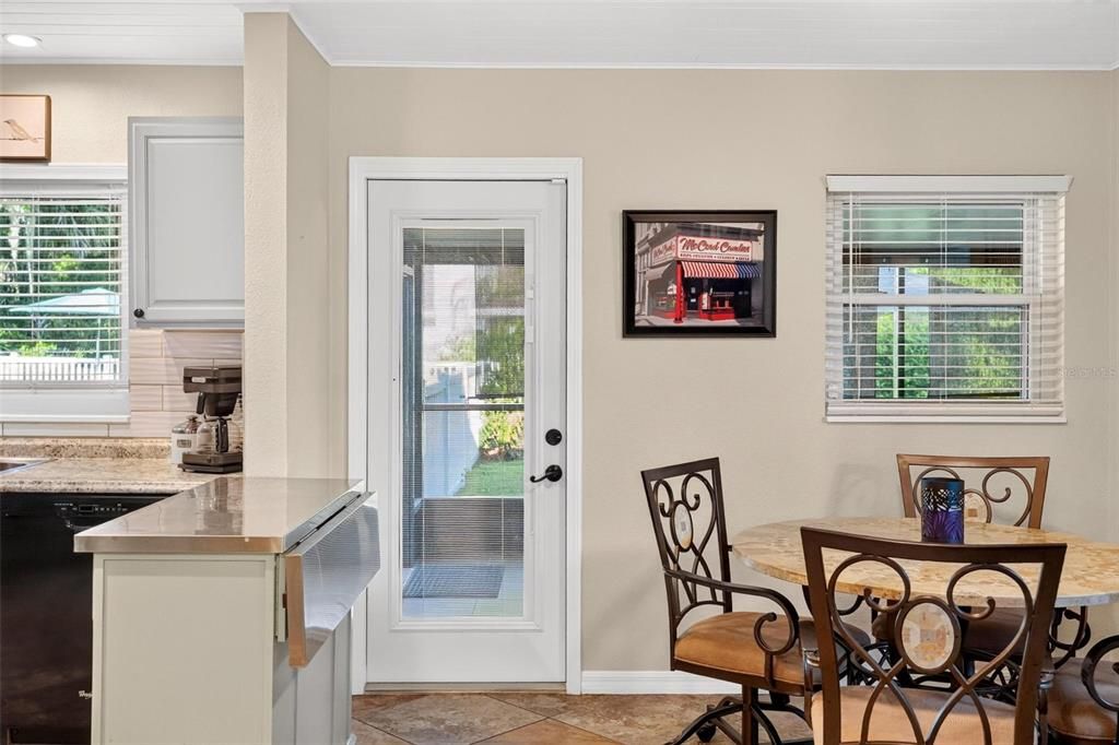 For Sale: $485,000 (3 beds, 2 baths, 1290 Square Feet)