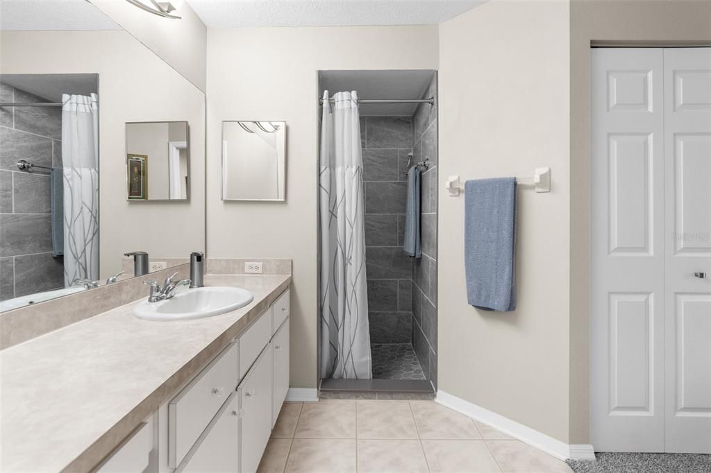 For Sale: $325,000 (2 beds, 2 baths, 1583 Square Feet)