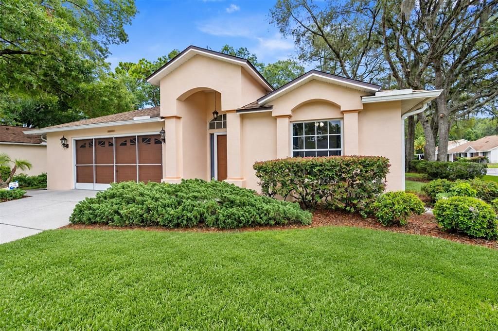 For Sale: $325,000 (2 beds, 2 baths, 1583 Square Feet)
