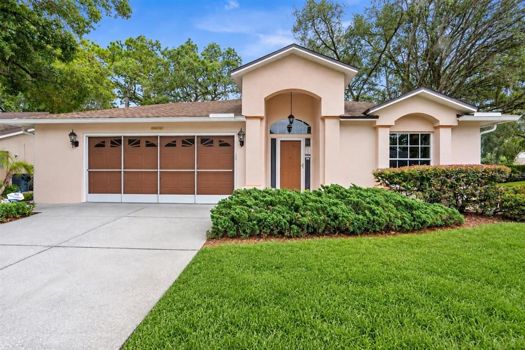 For Sale: $325,000 (2 beds, 2 baths, 1583 Square Feet)