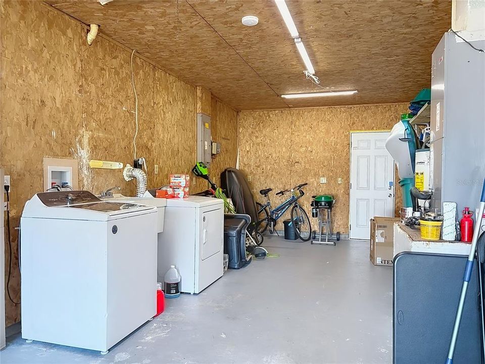 На продажу: $290,000 (2 спален, 1 ванн, 1200 Квадратных фут)