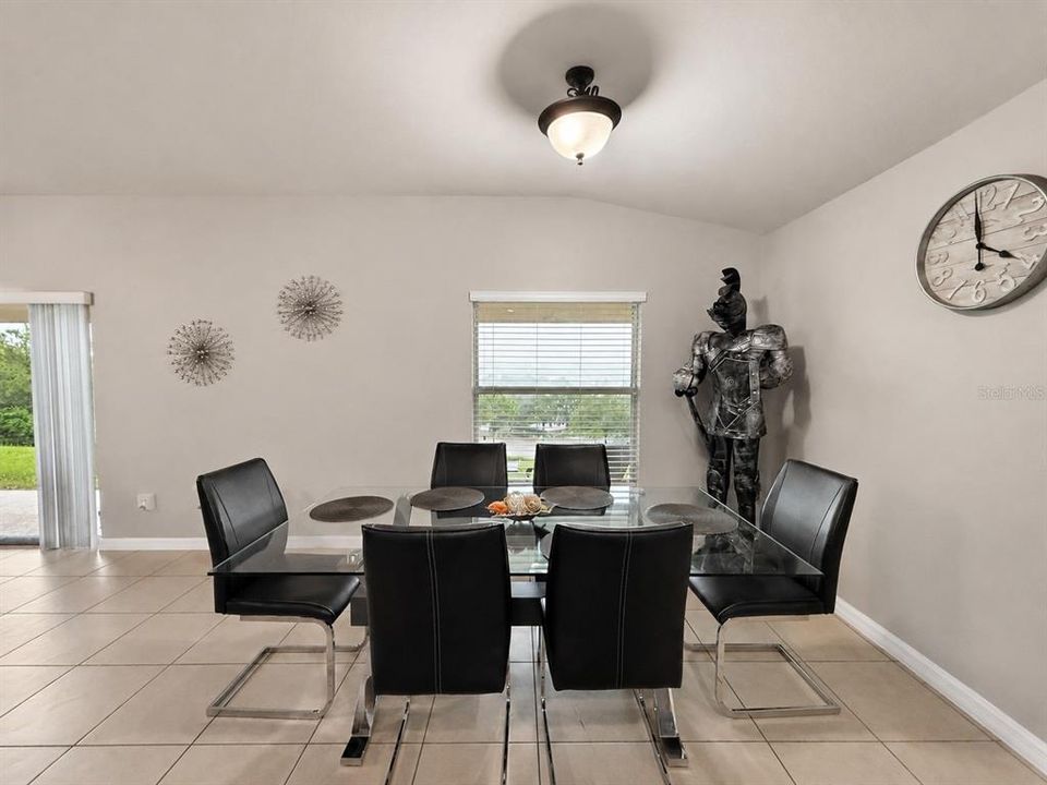 En Venta: $408,000 (3 camas, 2 baños, 1593 Pies cuadrados)