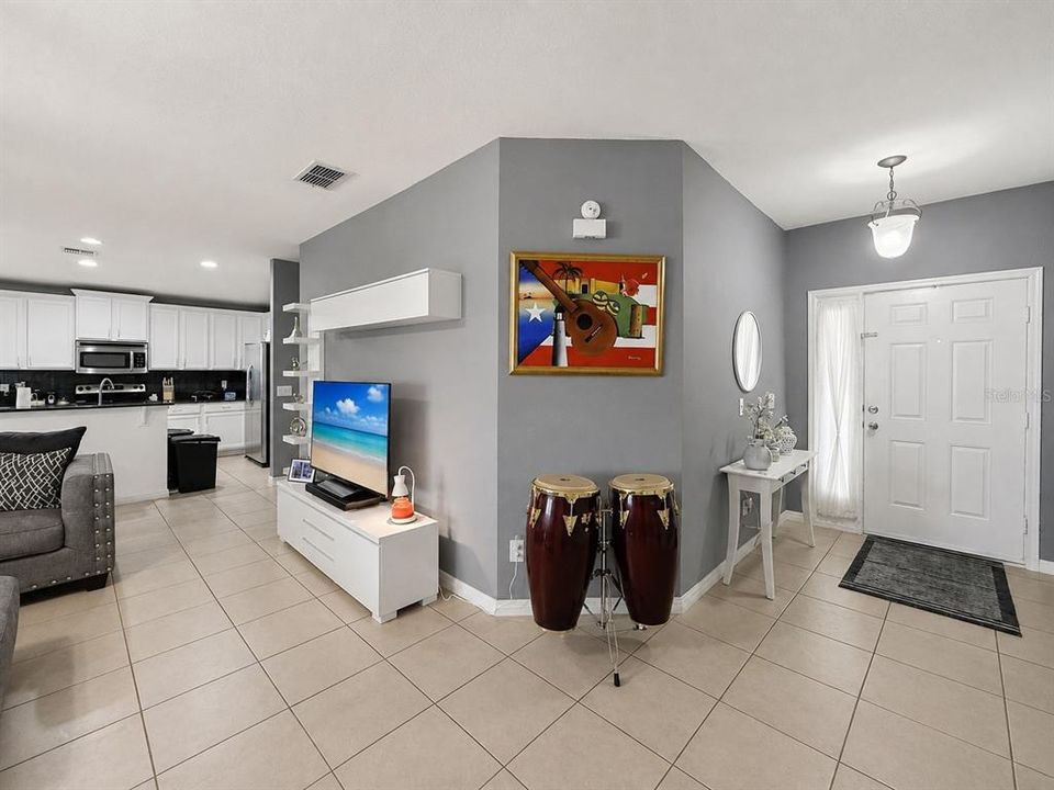En Venta: $408,000 (3 camas, 2 baños, 1593 Pies cuadrados)