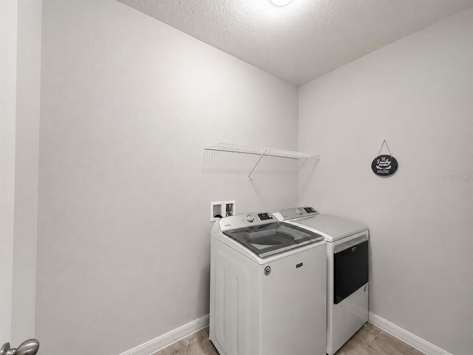 En Venta: $408,000 (3 camas, 2 baños, 1593 Pies cuadrados)