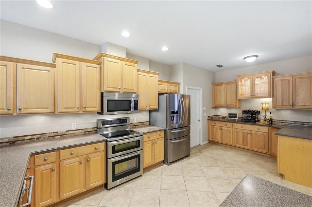 For Sale: $535,000 (4 beds, 2 baths, 2356 Square Feet)
