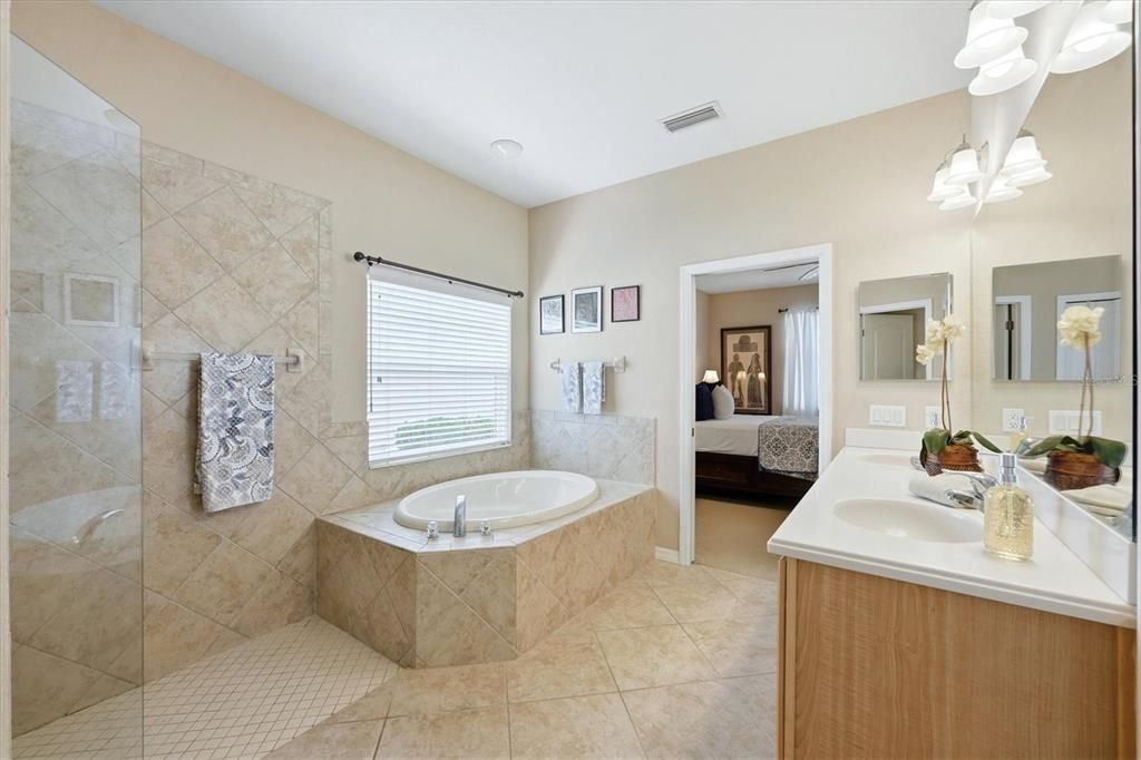 For Sale: $535,000 (4 beds, 2 baths, 2356 Square Feet)