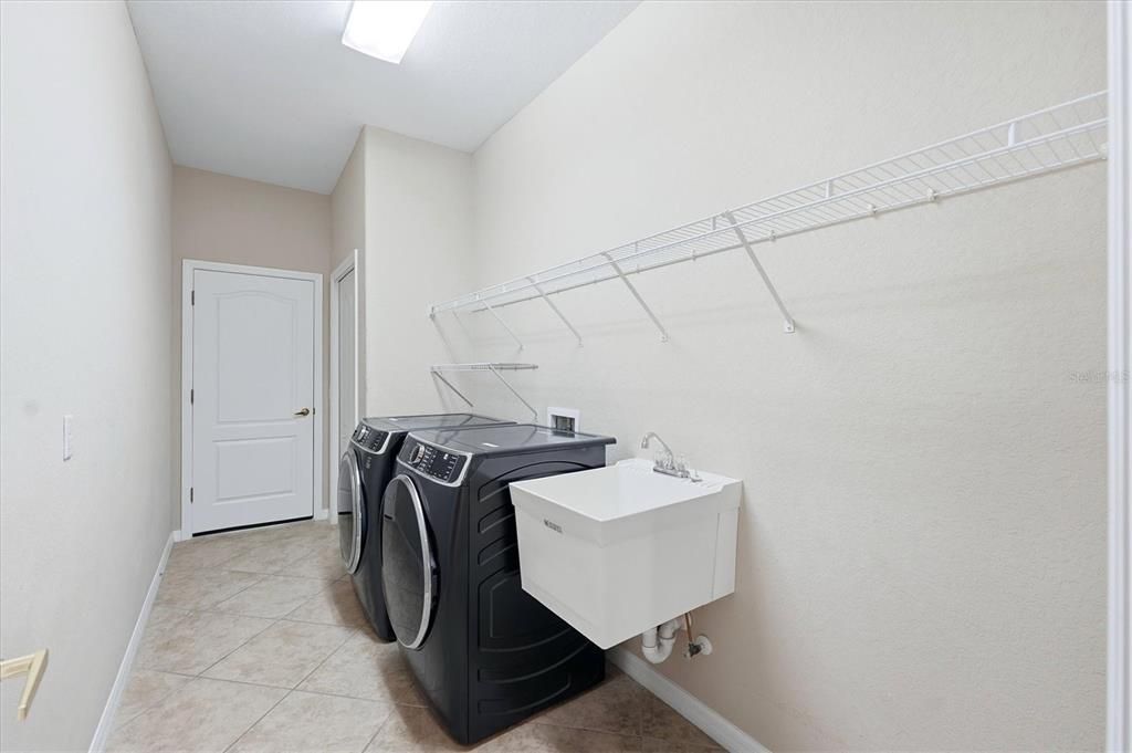 For Sale: $535,000 (4 beds, 2 baths, 2356 Square Feet)