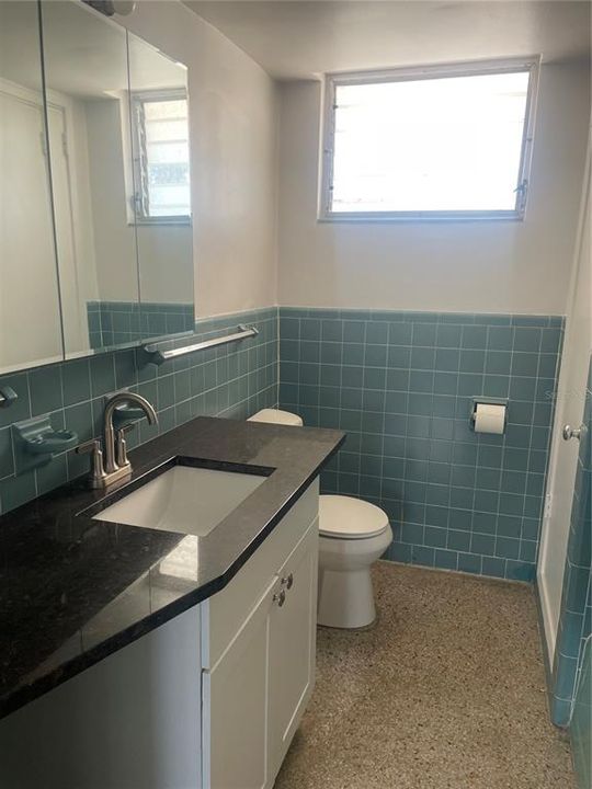 В аренду: $1,200 (1 спален, 1 ванн, 875 Квадратных фут)