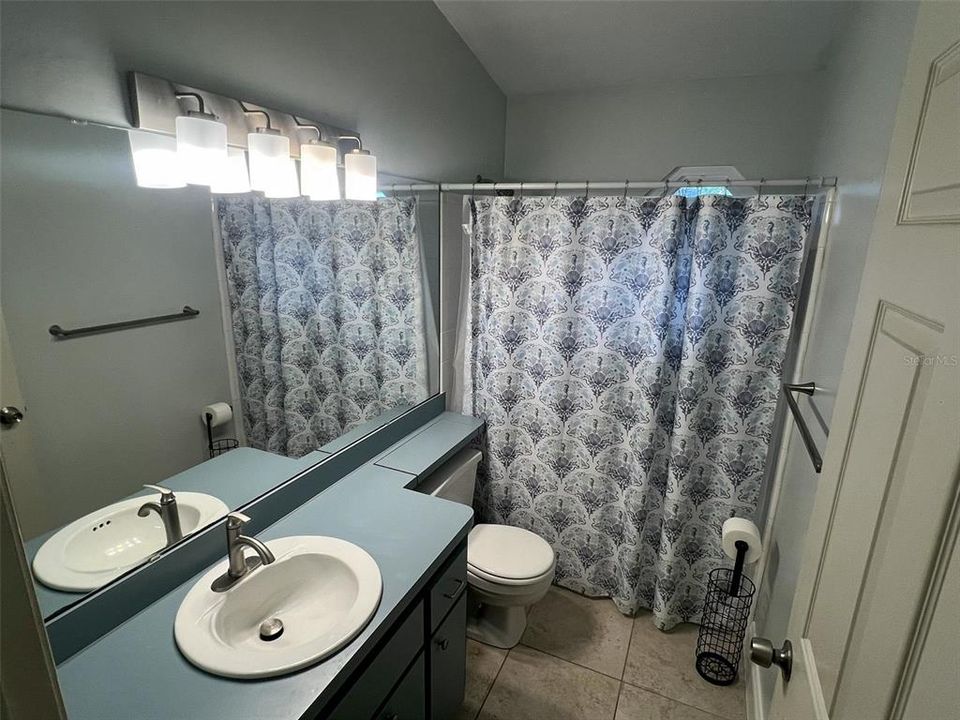 For Rent: $2,100 (3 beds, 2 baths, 1354 Square Feet)