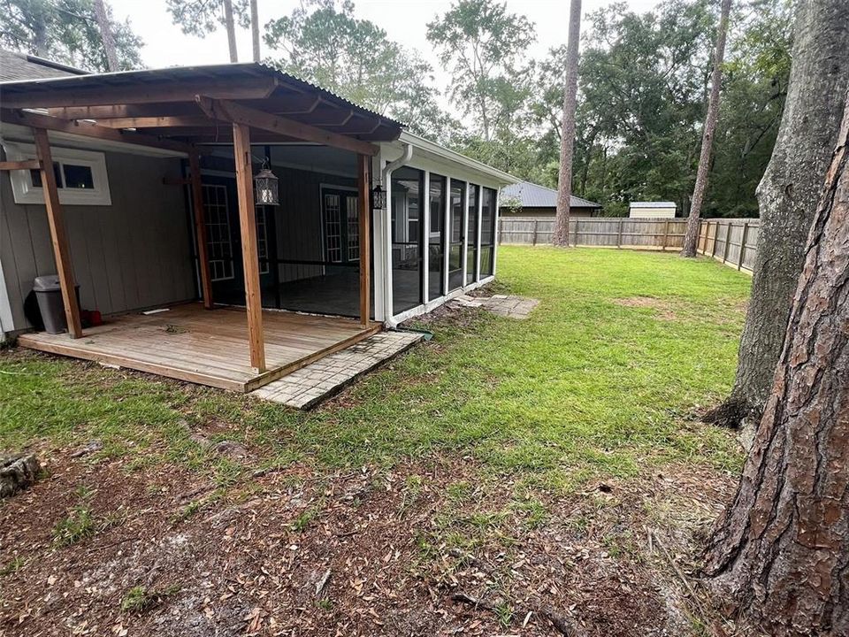 For Rent: $2,100 (3 beds, 2 baths, 1354 Square Feet)