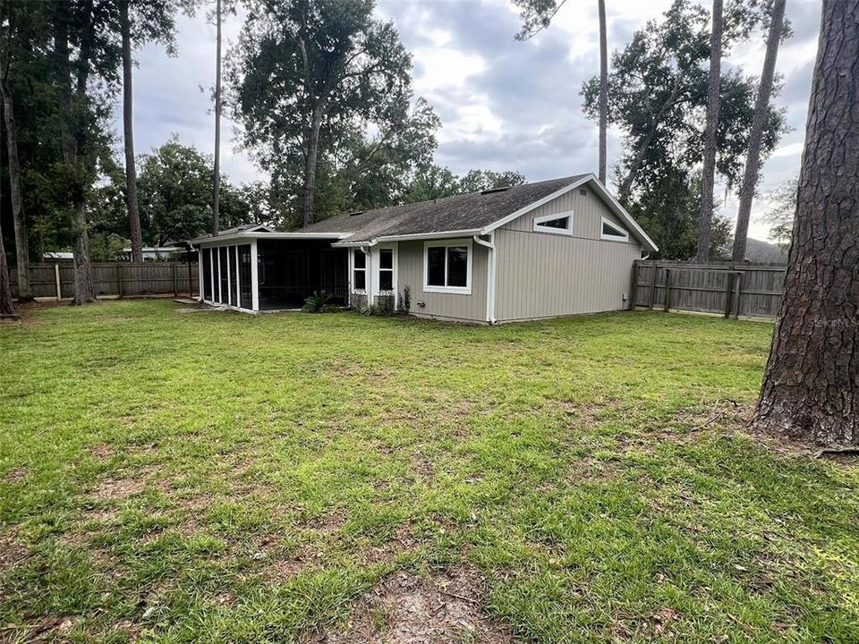 For Rent: $2,100 (3 beds, 2 baths, 1354 Square Feet)