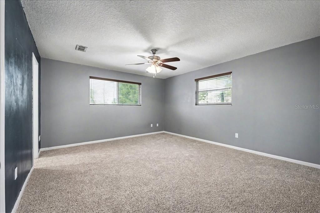 For Sale: $299,000 (3 beds, 2 baths, 1534 Square Feet)