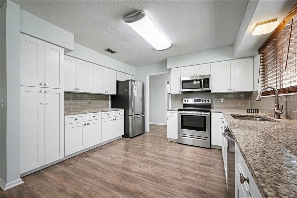 For Sale: $299,000 (3 beds, 2 baths, 1534 Square Feet)