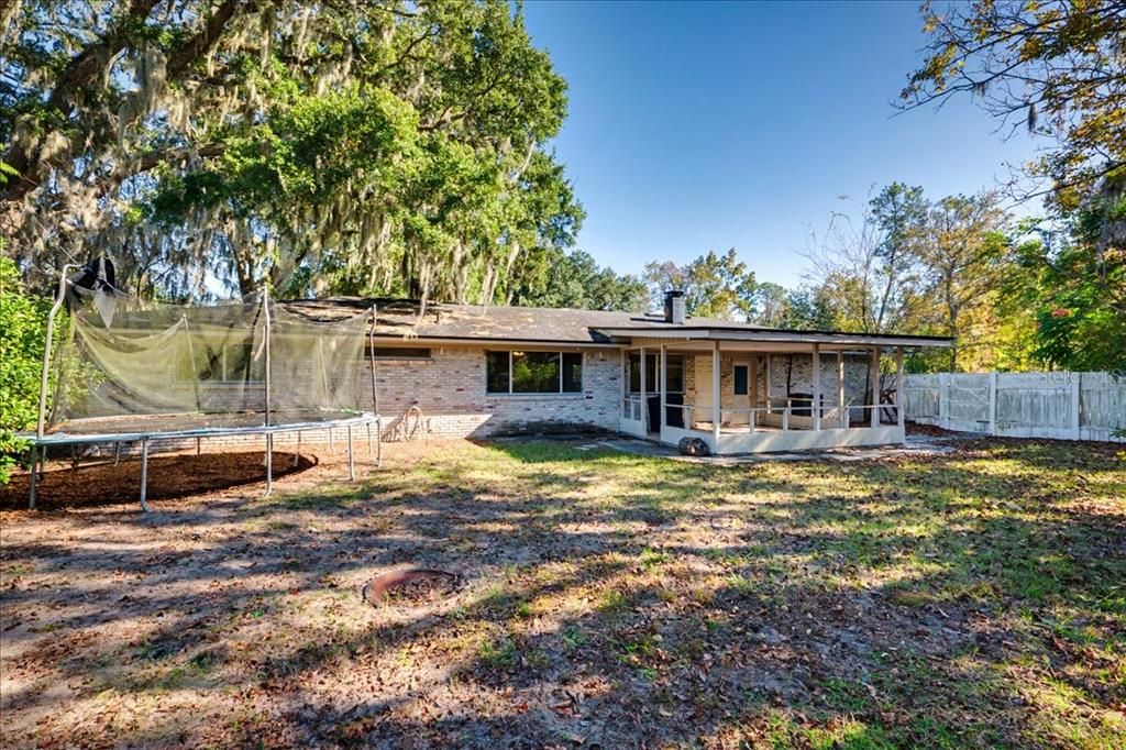 For Sale: $299,000 (3 beds, 2 baths, 1534 Square Feet)