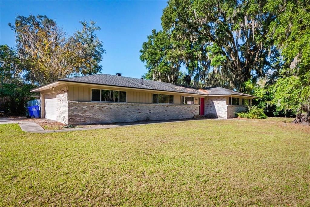 For Sale: $299,000 (3 beds, 2 baths, 1534 Square Feet)