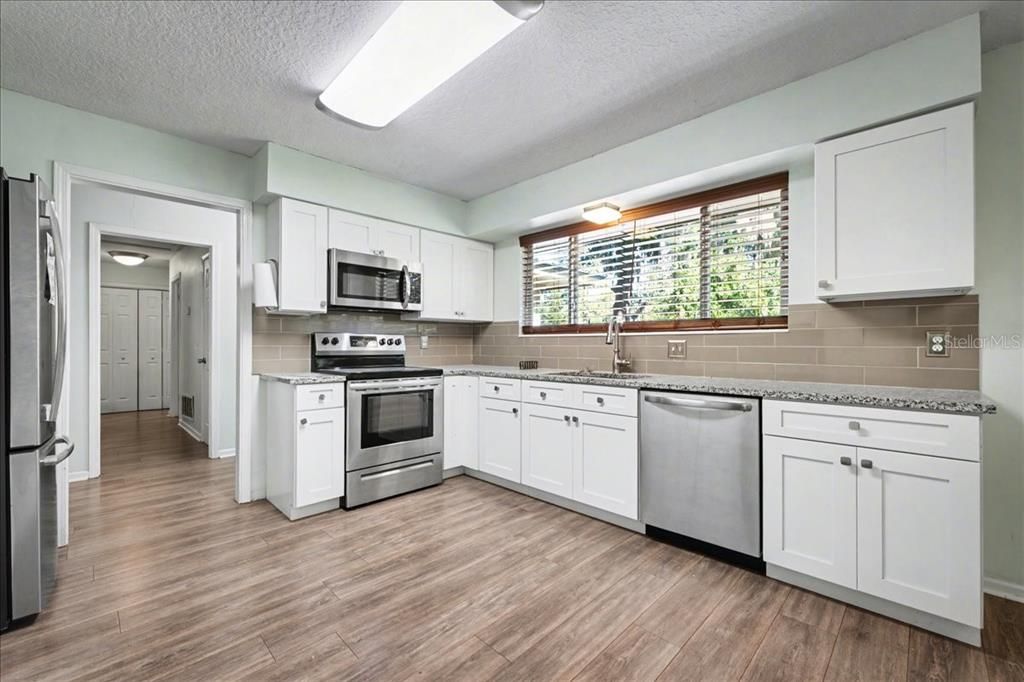 For Sale: $299,000 (3 beds, 2 baths, 1534 Square Feet)