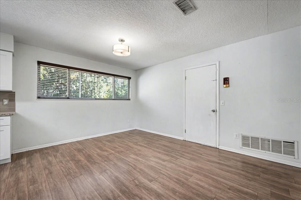 For Sale: $299,000 (3 beds, 2 baths, 1534 Square Feet)