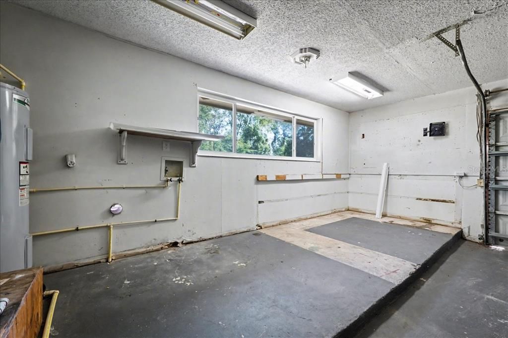 For Sale: $299,000 (3 beds, 2 baths, 1534 Square Feet)