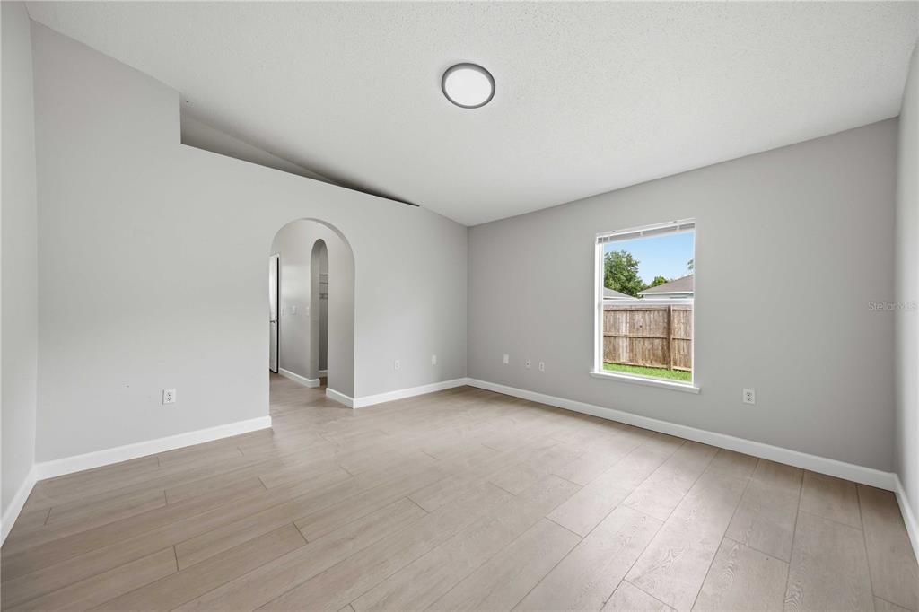 For Sale: $274,999 (3 beds, 2 baths, 1632 Square Feet)