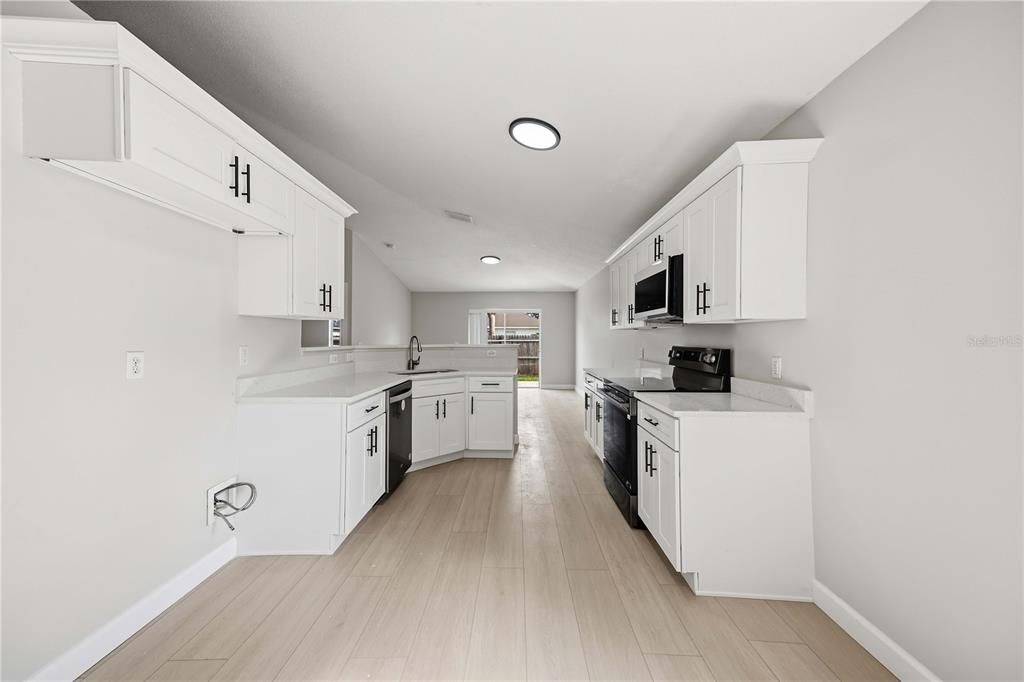For Sale: $274,999 (3 beds, 2 baths, 1632 Square Feet)