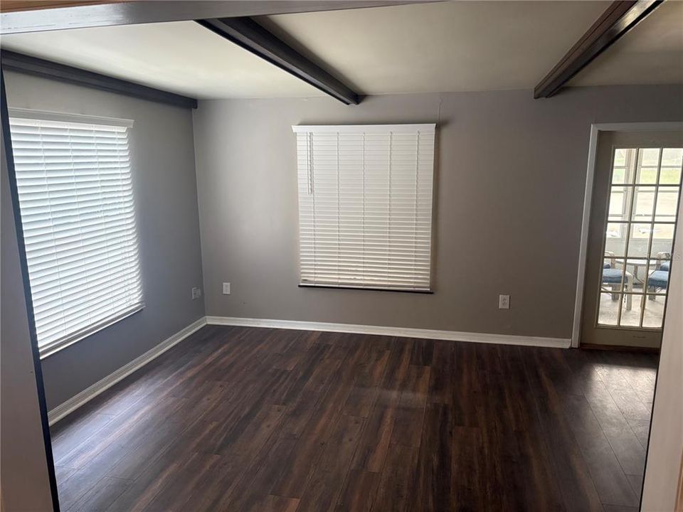 For Rent: $2,300 (2 beds, 3 baths, 1352 Square Feet)