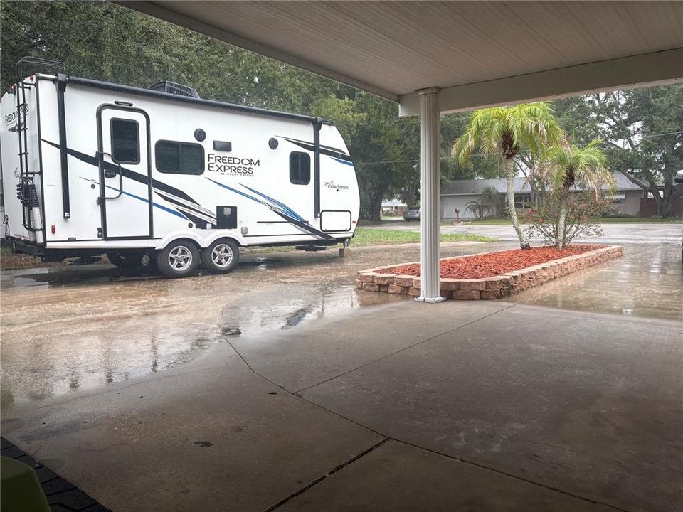 For Rent: $2,300 (2 beds, 3 baths, 1352 Square Feet)