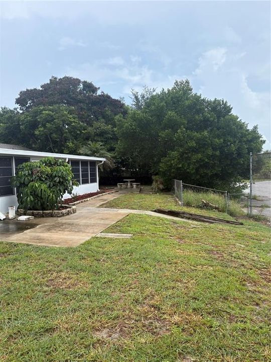 For Rent: $2,300 (2 beds, 3 baths, 1352 Square Feet)