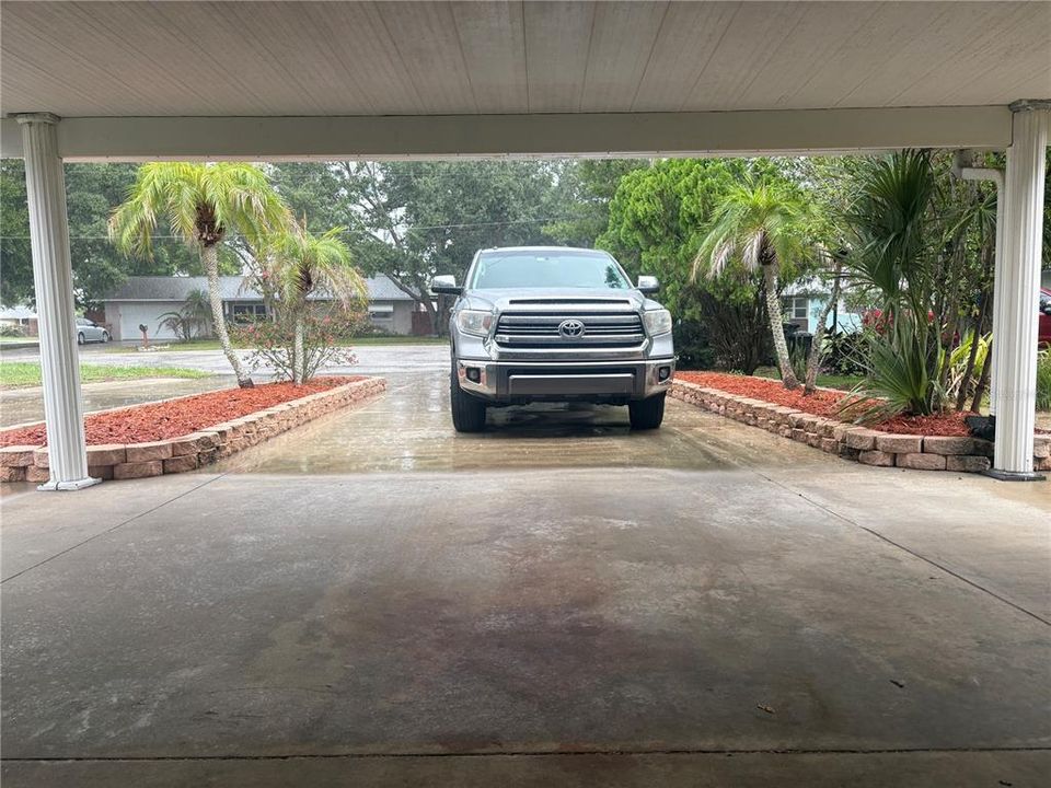 For Rent: $2,300 (2 beds, 3 baths, 1352 Square Feet)