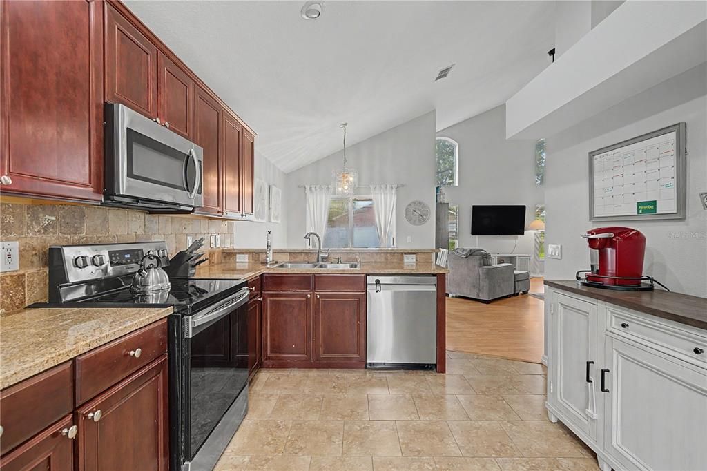 For Sale: $415,000 (3 beds, 2 baths, 1841 Square Feet)