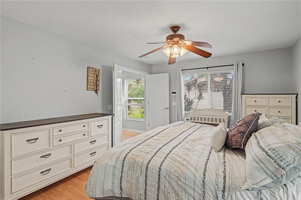 For Sale: $415,000 (3 beds, 2 baths, 1841 Square Feet)