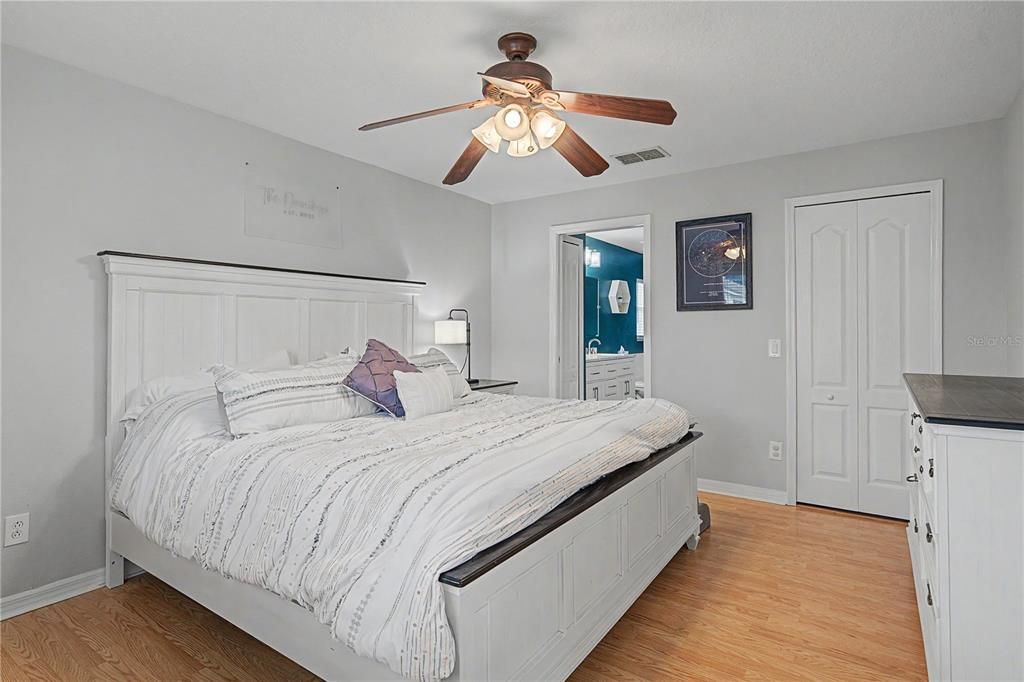 For Sale: $415,000 (3 beds, 2 baths, 1841 Square Feet)