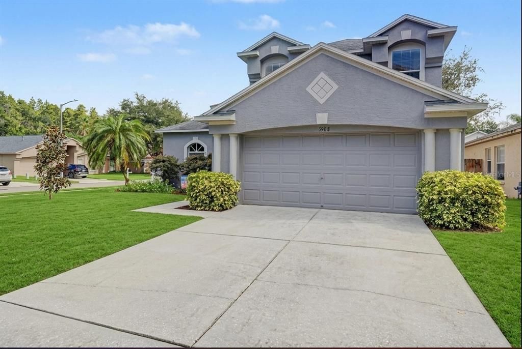 For Sale: $415,000 (3 beds, 2 baths, 1841 Square Feet)