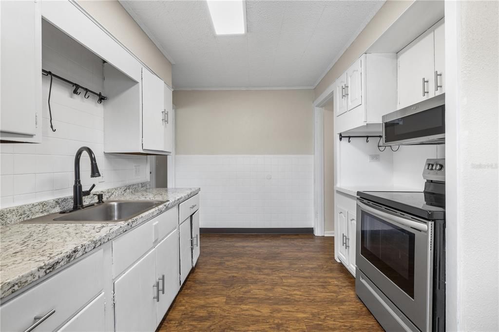 For Sale: $270,000 (3 beds, 0 baths, 1385 Square Feet)