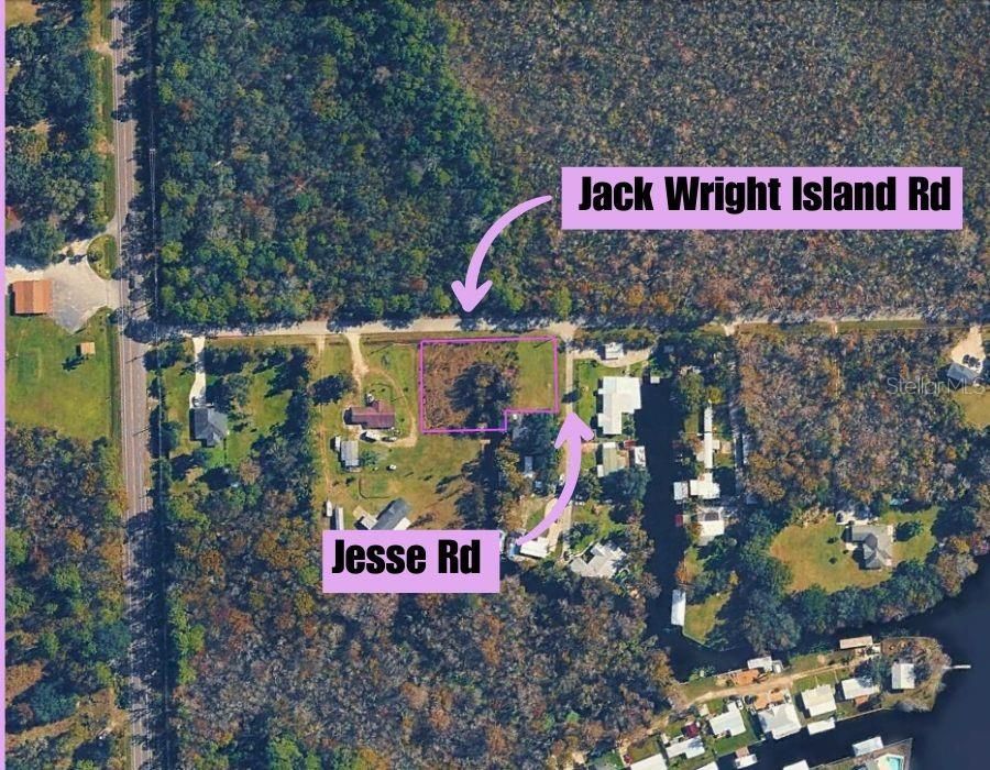 待售: $295,000 (0.71 acres)