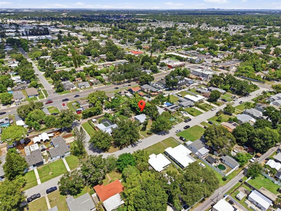 На продажу: $269,000 (2 спален, 1 ванн, 792 Квадратных фут)