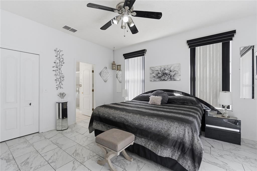 For Sale: $385,000 (3 beds, 2 baths, 2118 Square Feet)