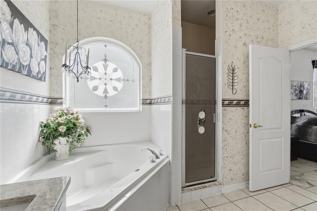 For Sale: $385,000 (3 beds, 2 baths, 2118 Square Feet)