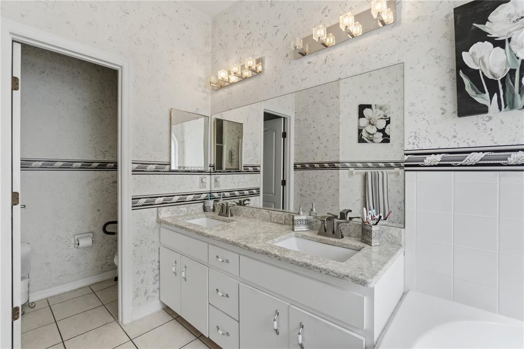 For Sale: $385,000 (3 beds, 2 baths, 2118 Square Feet)