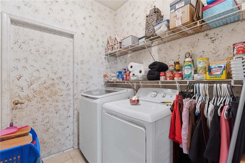 For Sale: $385,000 (3 beds, 2 baths, 2118 Square Feet)