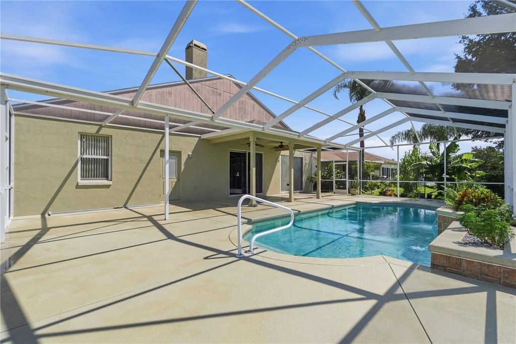 For Sale: $385,000 (3 beds, 2 baths, 2118 Square Feet)